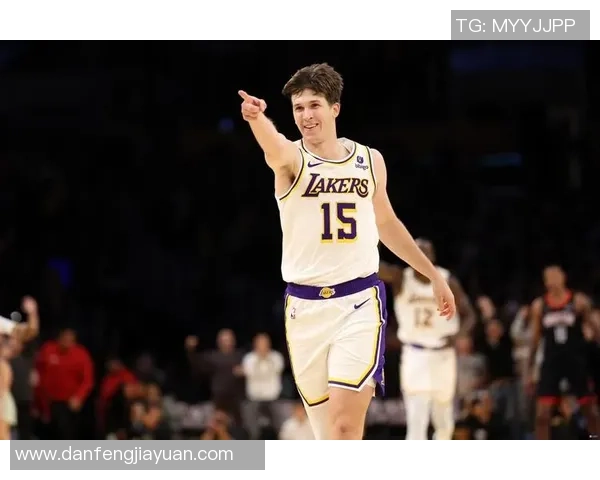 湖人队对决直播比赛精彩瞬间回顾与分析全方位解读